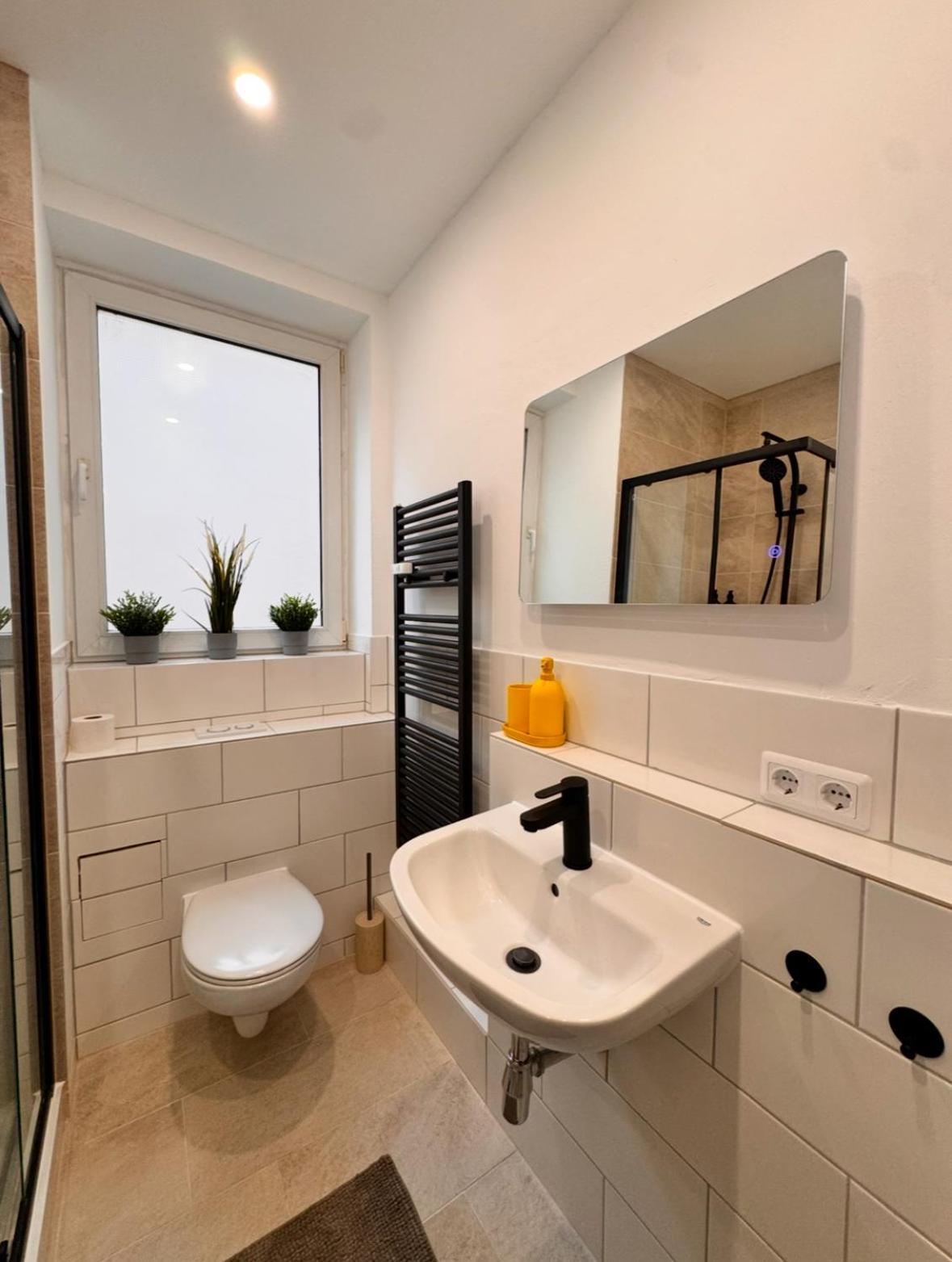 New Apartment In Magdeburg Buckau - Waschmaschine, Smart-Tv, Neues Badezimmer Ngoại thất bức ảnh